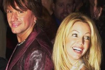 Cuộc sống hai mặt của mỹ nhân Hollywood