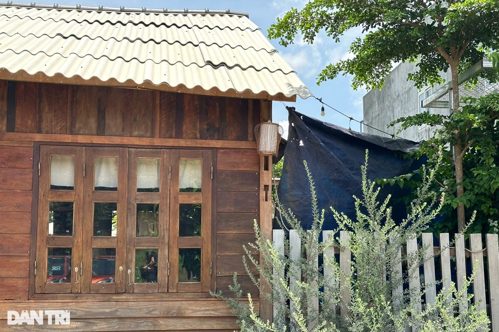 Khách nữ tử vong do tấm bê tông quán cà phê sập đè trúng người - 2 Khách nữ tử vong do tấm bê tông quán cà phê sập đè trúng người - 2