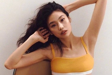 Jung Ho Yeon của "Trò chơi con mực" choáng vì nổi tiếng quá nhanh