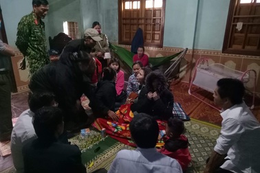 Hai chị em ăn quả rừng cầm cự, trở về an toàn sau 1 ngày đêm đi lạc