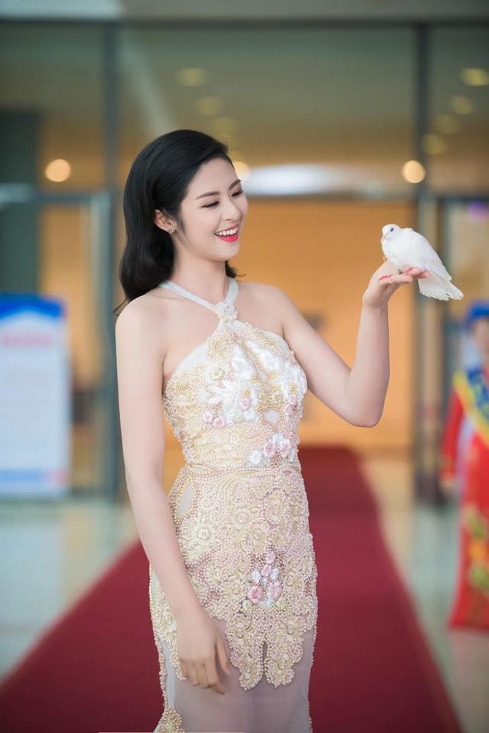 Hoa hậu Ngọc Hân gây “choáng” khi mạnh tay cắt tóc ngắn sau nhiều năm - 4 Hoa hậu Ngọc Hân gây “choáng” khi mạnh tay cắt tóc ngắn sau nhiều năm - 4