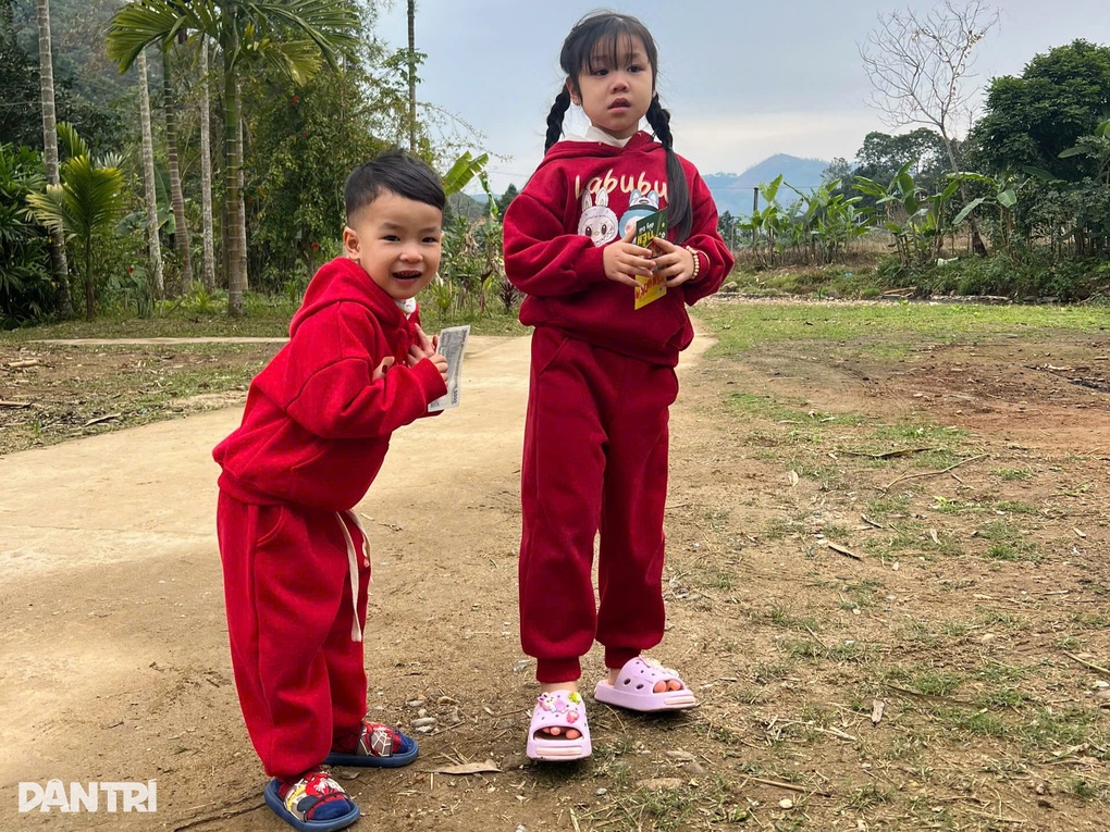 Người mẹ mắc ung thư máu: “Phận em đã định, giờ em chỉ nghĩ đến 2 đứa con” - 3 Người mẹ mắc ung thư máu: “Phận em đã định, giờ em chỉ nghĩ đến 2 đứa con” - 3