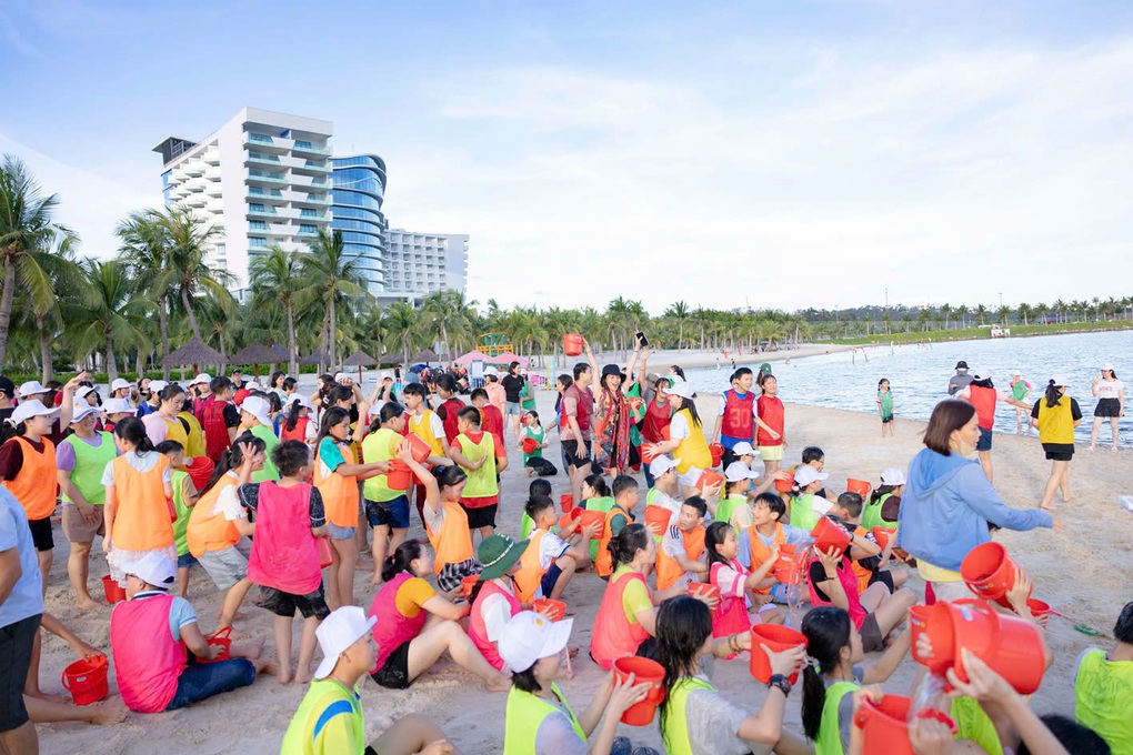 168 học sinh tiêu biểu tham gia “Trại hè yêu thương” tại Khu du lịch Quốc tế Đồi Rồng - 4 168 học sinh tiêu biểu tham gia “Trại hè yêu thương” tại Khu du lịch Quốc tế Đồi Rồng - 4