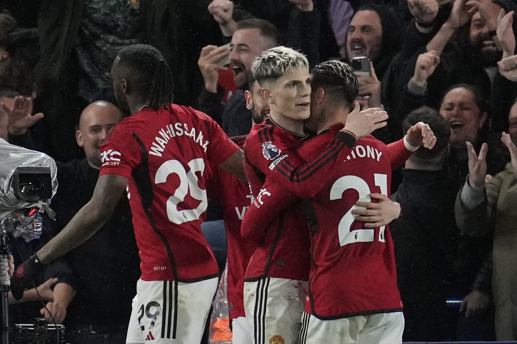 Chelsea 4-3 Man Utd: Kịch bản kỳ lạ ở phút bù giờ - 2 Chelsea 4-3 Man Utd: Kịch bản kỳ lạ ở phút bù giờ - 2