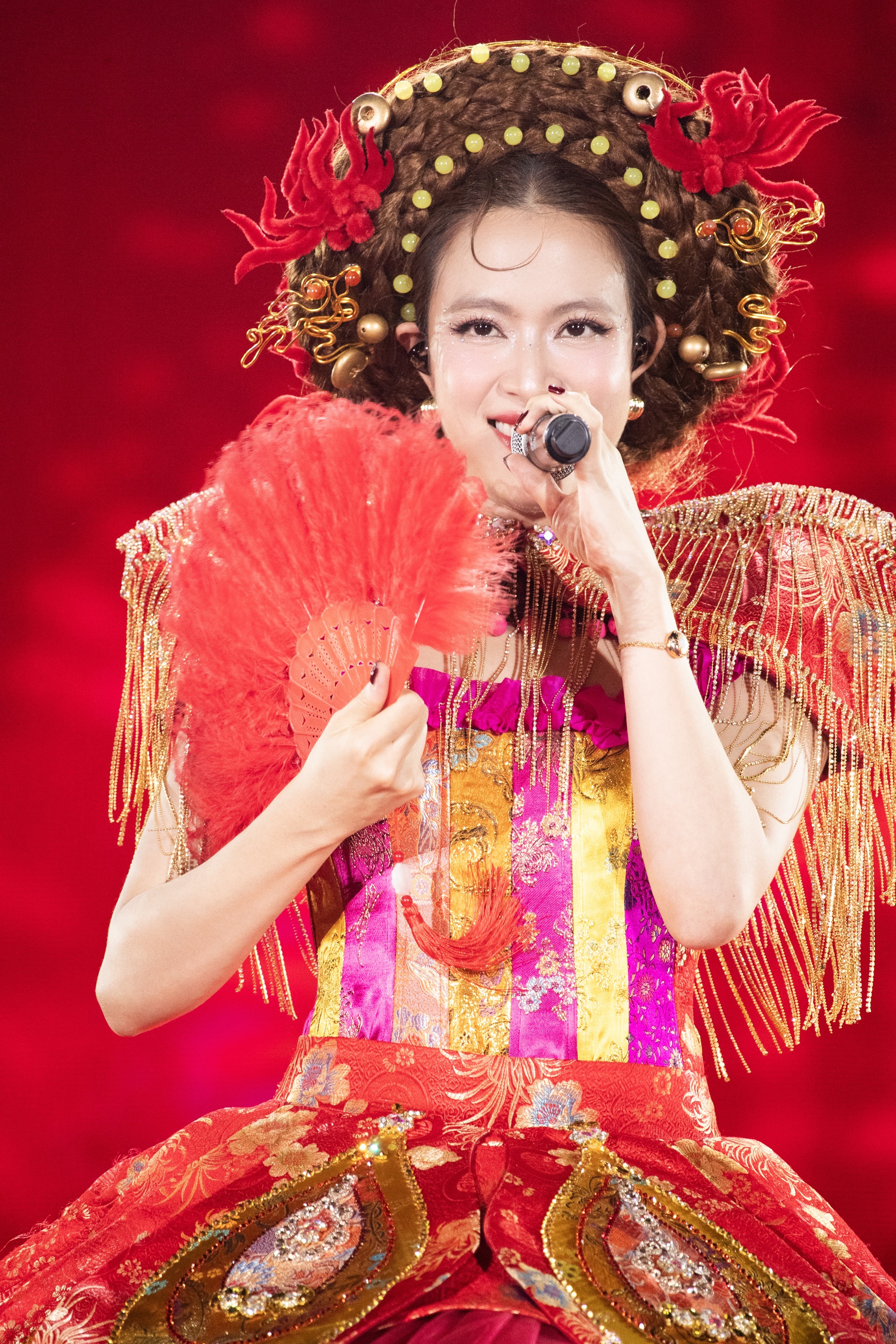 Xuân Hinh hát chầu văn, Phương Mỹ Chi mang loạt hit đãi 25.000 khán giả - 13