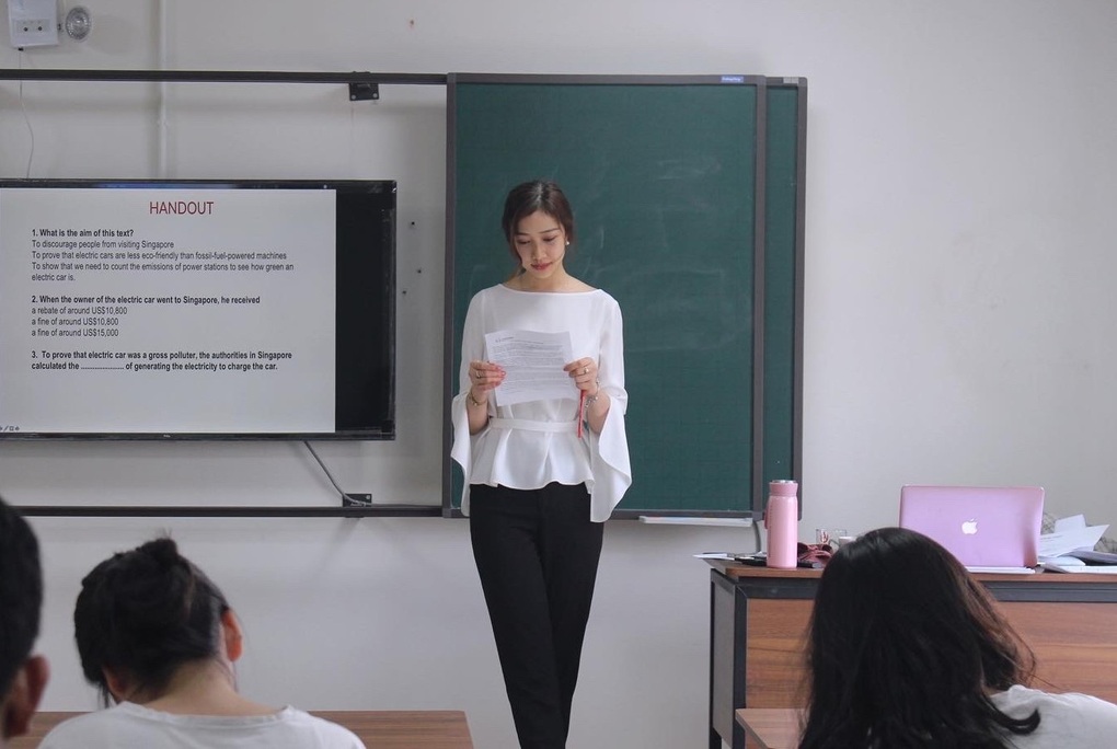 Thí sinh Hoa hậu Việt Nam thông thạo 3 ngôn ngữ: Muốn giỏi, đừng giấu dốt - 5 Thí sinh Hoa hậu Việt Nam thông thạo 3 ngôn ngữ: Muốn giỏi, đừng giấu dốt - 5