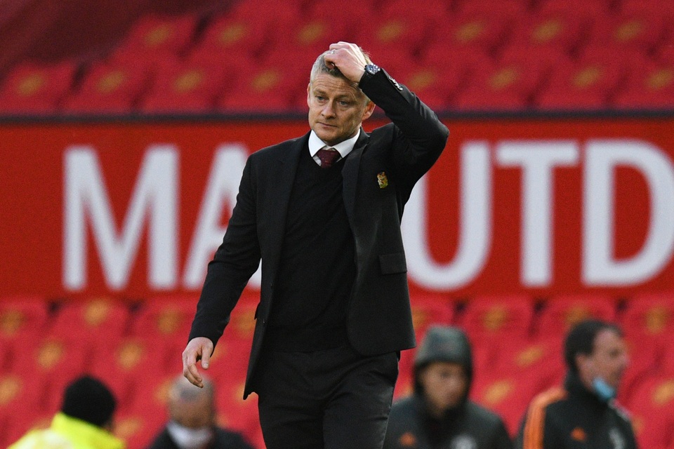Huyền thoại Man Utd: “Đội bóng có quá nhiều kẻ lừa đảo” - 2 Huyền thoại Man Utd: “Đội bóng có quá nhiều kẻ lừa đảo” - 2