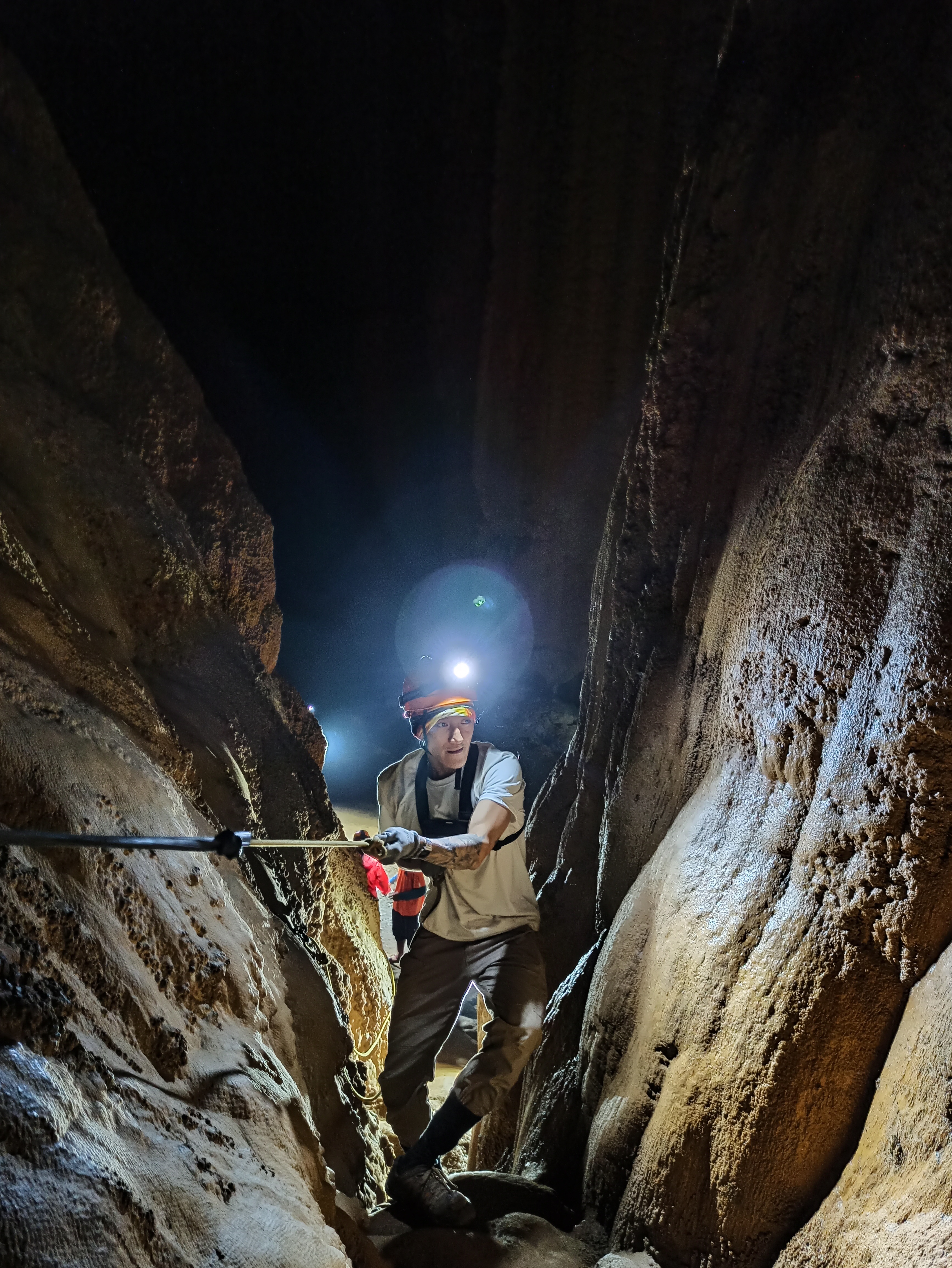 Hành trình chinh phục Sơn Đoòng của chàng trai khuyết một bàn tay - 8