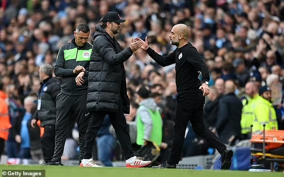 HLV Pep Guardiola thán phục đồng nghiệp Klopp sau màn rượt đuổi tỷ số - 1 HLV Pep Guardiola thán phục đồng nghiệp Klopp sau màn rượt đuổi tỷ số - 1