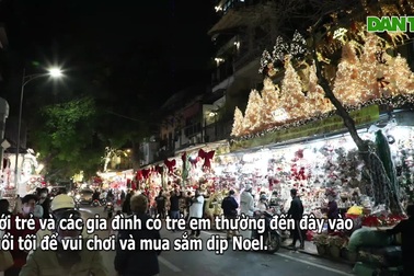 Đón Noel sớm trên phố Hàng Mã