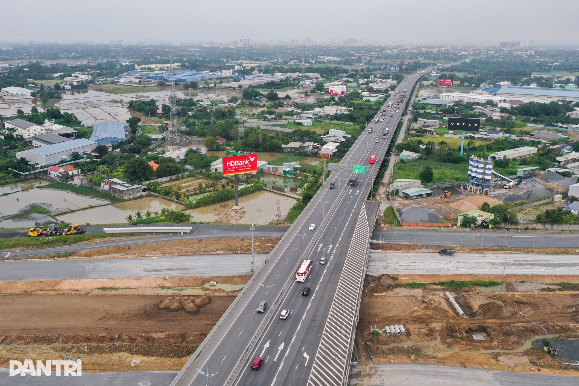 Nút giao nối 3 cao tốc ở cửa ngõ phía Tây TPHCM sắp hoàn thành - 6 Nút giao nối 3 cao tốc ở cửa ngõ phía Tây TPHCM sắp hoàn thành - 6