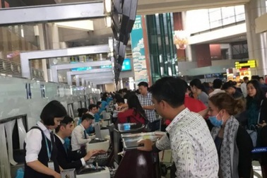 Khách đi máy bay tăng cao kỷ lục