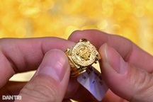 Mất đà tăng giá lâu ngày, vàng còn có cơ hội?