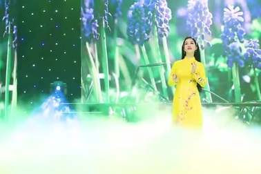 MV "Mùa xuân nho nhỏ" - Phương Nga