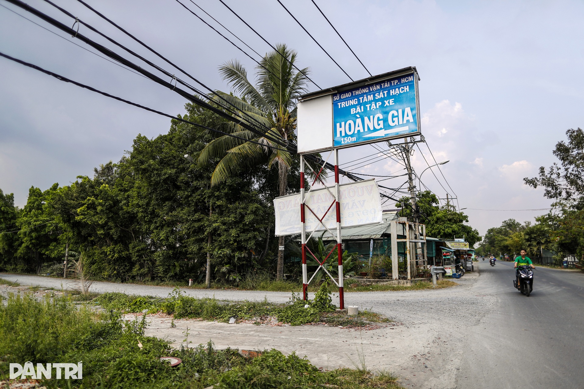 Cận cảnh loạt sân tập lái ô tô núp bóng đất nông nghiệp ở TPHCM - 6 Cận cảnh loạt sân tập lái ô tô núp bóng đất nông nghiệp ở TPHCM - 6