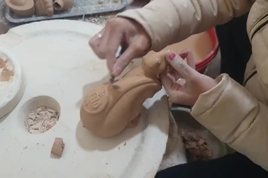 Chuột dát vàng tiền triệu, gần Tết làm mỏi tay không đủ hàng