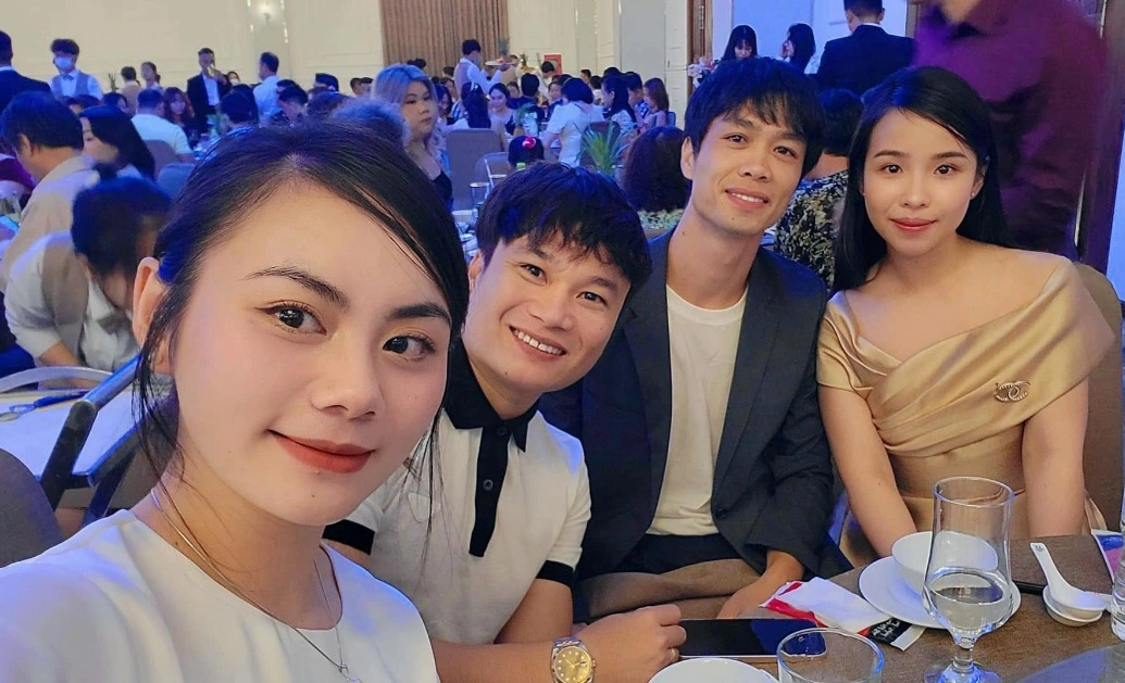 Vợ chồng Công Phượng, Bùi Tiến Dũng và dàn cầu thủ dự đám cưới Võ Huy Toàn - 6