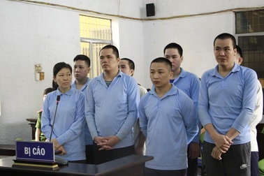 Vụ hỗn chiến giành đất gây thương vong: Bị hại xin giảm án cho 8 bị cáo