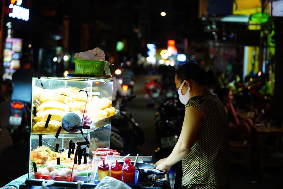 Phố Bùi Viện chưa từng có một đêm “sống chậm” như thế - 11 Phố Bùi Viện chưa từng có một đêm “sống chậm” như thế - 11
