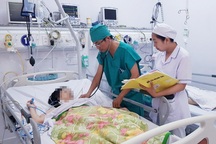 Nguy kịch vì bị cháu ruột say rượu đâm thủng tim, phổi