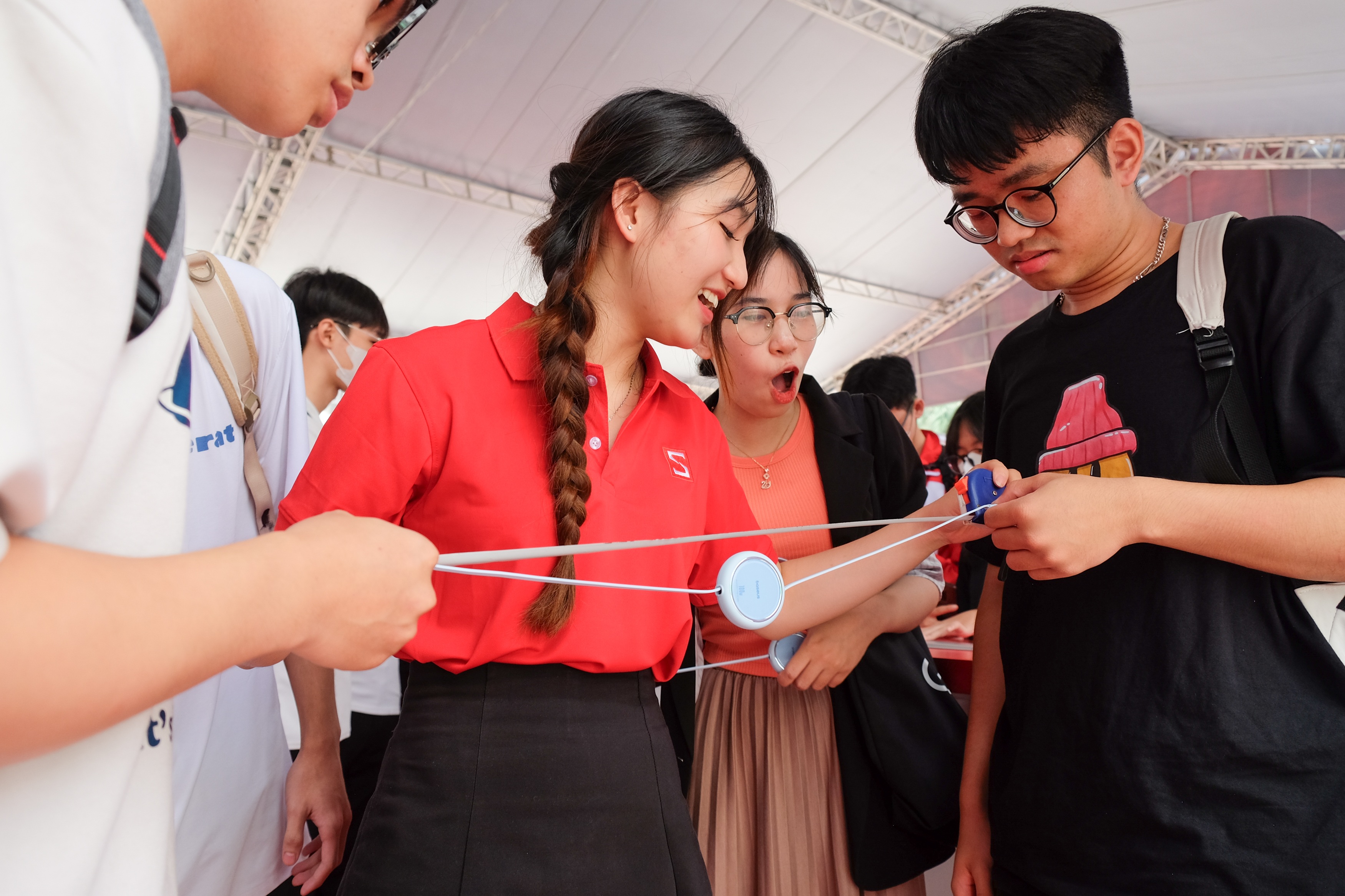 S-Camp 2024 จัดขึ้นที่มหาวิทยาลัย 30 แห่ง พร้อมกิจกรรมเชิงประสบการณ์ AI มากมาย - 2 S-Camp 2024 diễn ra tại 30 trường đại học cùng nhiều hoạt động trải nghiệm AI - 2