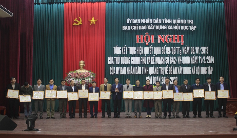 Xây dựng xã hội học tập tạo môi trường giáo dục lành mạnh, hiệu quả - 1 Xây dựng xã hội học tập tạo môi trường giáo dục lành mạnh, hiệu quả - 1