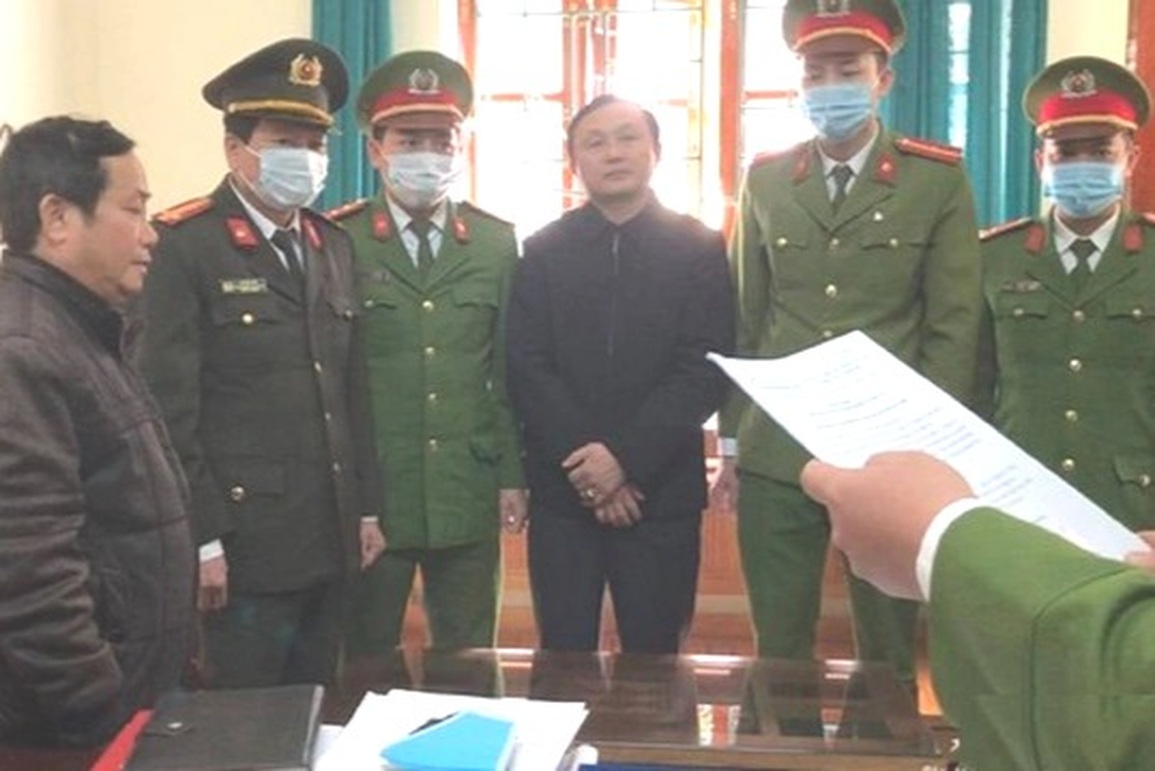 Trưởng ban quản lý bán rừng phòng hộ bị khai trừ Đảng - 1 Trưởng ban quản lý bán rừng phòng hộ bị khai trừ Đảng - 1