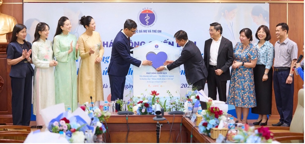 Chiến dịch Yêu thương mỗi ngày - Mẹ khỏe, bé ngoan - 2 Chiến dịch Yêu thương mỗi ngày - Mẹ khỏe, bé ngoan - 2