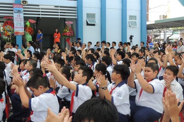 Năm học mới, TPHCM tiếp tục không tăng học phí