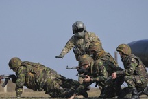 Tổng thống Biden điều quân tới sát vách Nga