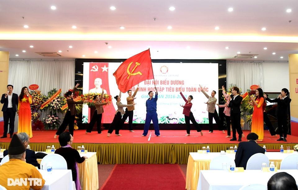Khai mạc Đại hội biểu dương các mô hình học tập tiêu biểu toàn quốc - 1 Khai mạc Đại hội biểu dương các mô hình học tập tiêu biểu toàn quốc - 1