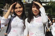Khoảnh khắc khó quên ngày chia tay tuổi học trò