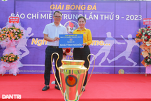 Đội nắng nóng, 8 đội bóng tham dự giải bóng đá Báo chí Miền Trung