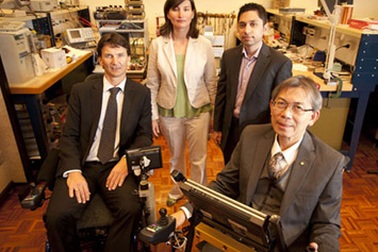 Giáo sư gốc Việt và xe lăn thông minh tự điều khiển bằng ý nghĩ 