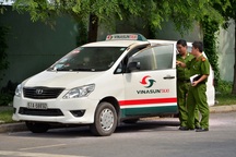 Tài xế taxi chết bất thường trong xe sau tiếng nổ