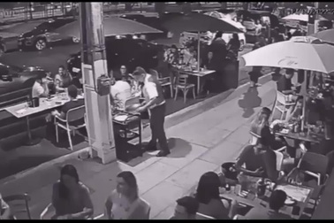 Nhóm người chạy bộ gây ra hiểu lầm tai hại tạo nên cảnh hỗn loạn