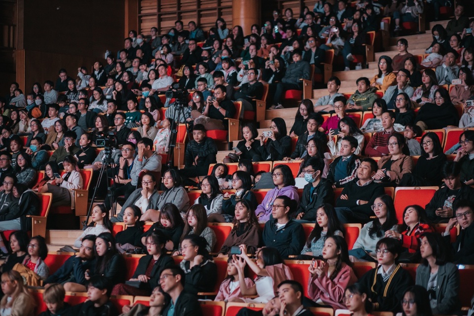 Đêm nhạc của những ký ức tuổi thơ kỷ niệm 5 năm hành trình không ngừng nghỉ - 3 Đêm nhạc của những ký ức tuổi thơ kỷ niệm 5 năm hành trình không ngừng nghỉ - 3