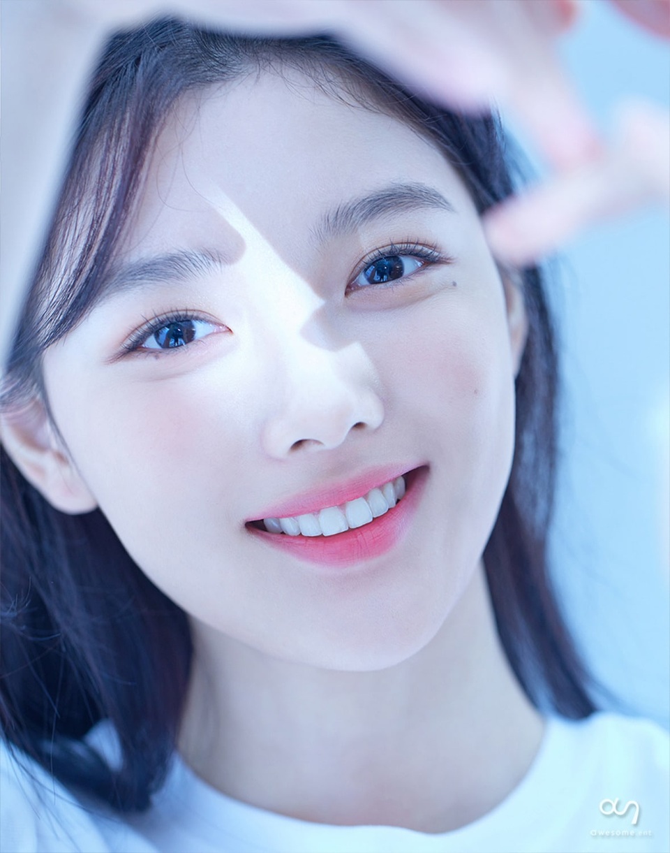 “Em gái quốc dân” Kim Yoo Jung đẹp rực rỡ và tự nhiên - 3 “Em gái quốc dân” Kim Yoo Jung đẹp rực rỡ và tự nhiên - 3