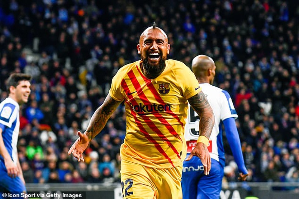 De Jong nhận thẻ đỏ, Barcelona bị Real Madrid cân bằng về điểm số - 5 De Jong nhận thẻ đỏ, Barcelona bị Real Madrid cân bằng về điểm số - 5