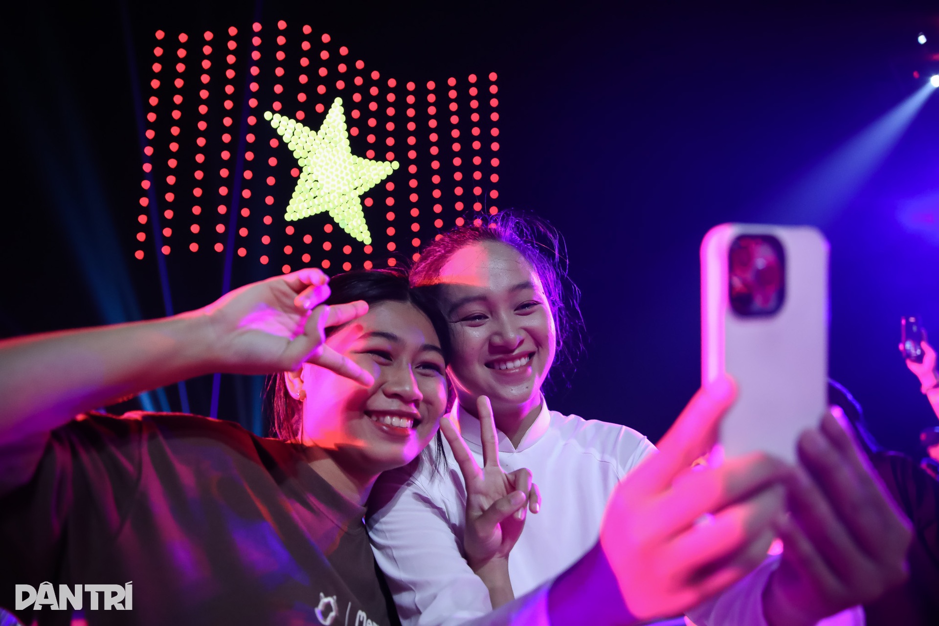 Ấn tượng đêm diễn Dòng sông kể chuyện tại Lễ hội sông nước TPHCM - 11 Ấn tượng đêm diễn Dòng sông kể chuyện tại Lễ hội sông nước TPHCM - 11