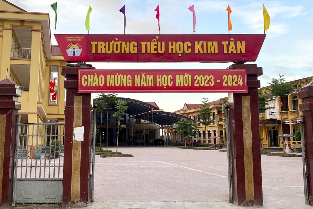 Một trường tiểu học ở Hải Dương trả lại tiền phụ huynh do thu sai - 1