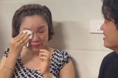 Người hâm mộ khóc nức nở, cảm ơn nhạc sĩ Nguyễn Văn Chung vì bài hát hay