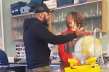 Xông vào lớp mắng nhiếc, đe dọa bạn học của con, một phụ huynh phải hầu tòa