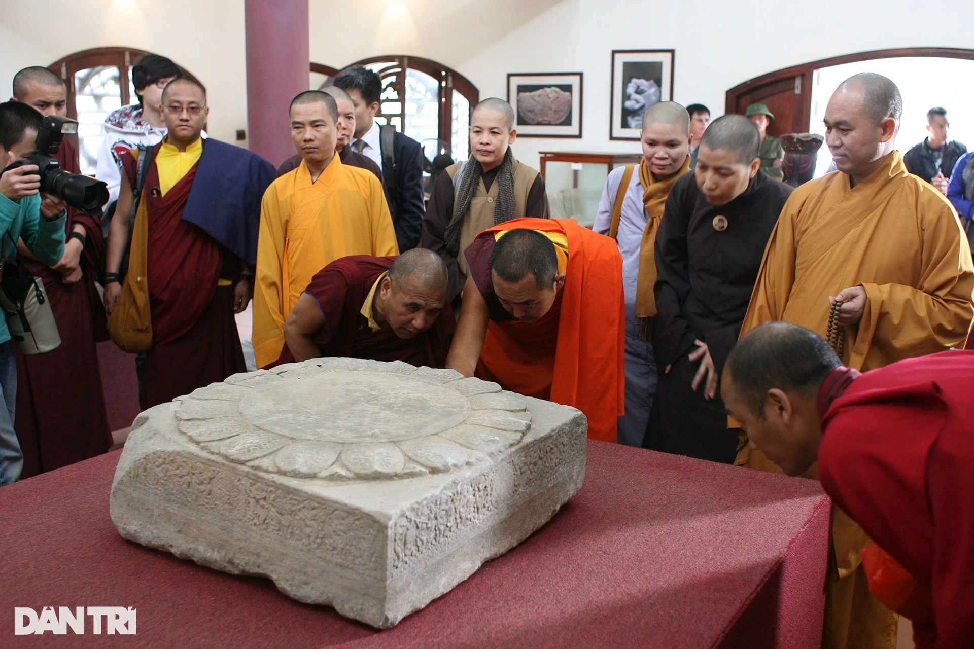 Hai bảo vật quốc gia độc bản nghìn năm tuổi chùa Phật Tích - 11