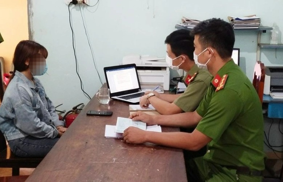 Bịa đặt tin có 3 ca Covid-19, cô gái đối diện mức phạt 20 triệu đồng - 1 Bịa đặt tin có 3 ca Covid-19, cô gái đối diện mức phạt 20 triệu đồng - 1