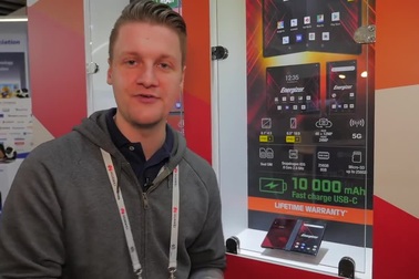 Cận cảnh chiếc smartphone màn hình gập của Energizer