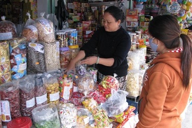 Thị trường hàng Tết: Cận Tết vẫn ế!