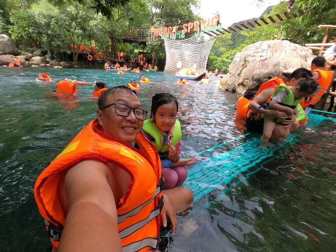 Gia đình Hà Nội chi 120 triệu cải tạo xe thành nhà di động đi xuyên Việt - 7 Gia đình Hà Nội chi 120 triệu cải tạo xe thành nhà di động đi xuyên Việt - 7