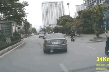 Bất ngờ với ô tô sang đường kiểu "Cá tháng tư"