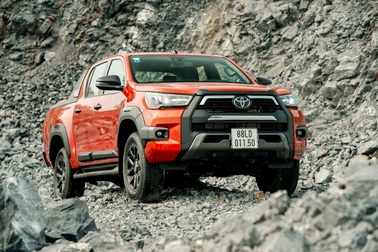 Toyota Hilux 2020 - thay đổi quan niệm về một chiếc xe bán tải